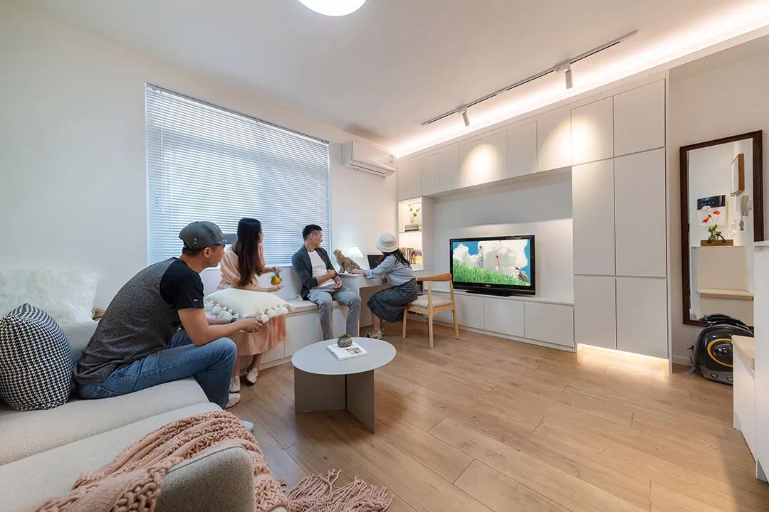 85㎡塞進(jìn)多功能客廳，異戶型變成充滿巧思的北歐小家