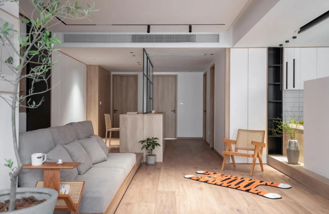 深圳125㎡，榻榻米地臺搭建「客廳沙發(fā)區(qū)」，實(shí)用度max!