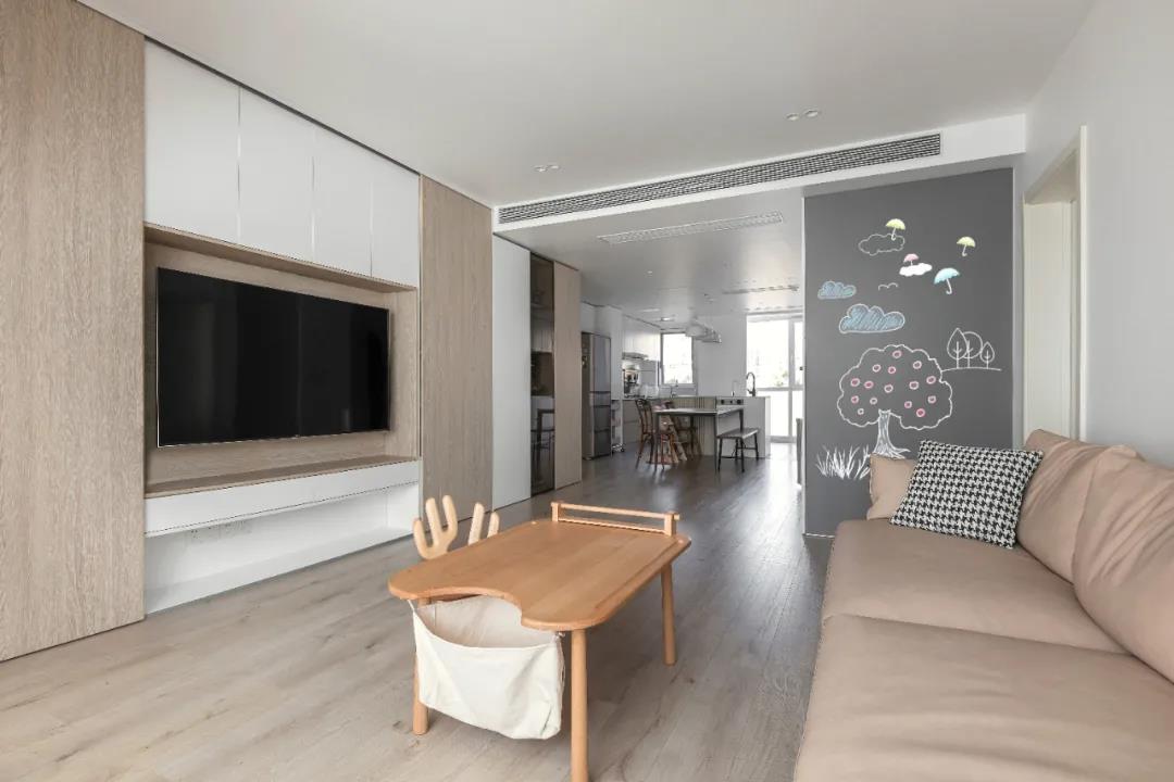 110㎡樹屋親子宅，定制收納柜，空間多到用不完！